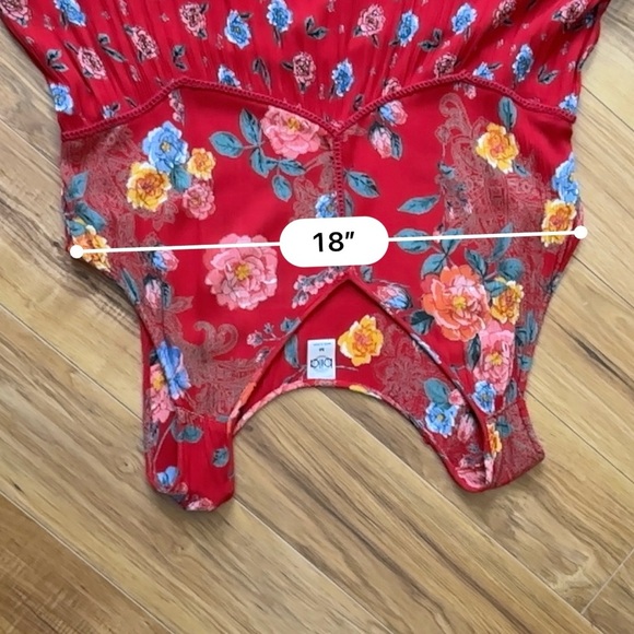 Bila Floral Red Sleeveless Dress - Picture 12 of 12